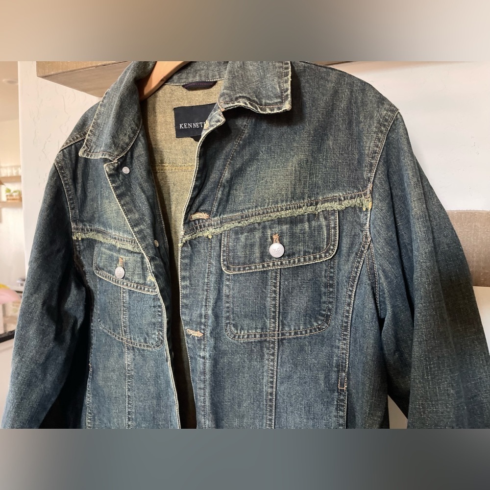 Kenneth Cole | Jean Jacket, Denim•••Frayed Detail, EXCELLENT—Medium - Picture 7 of 13